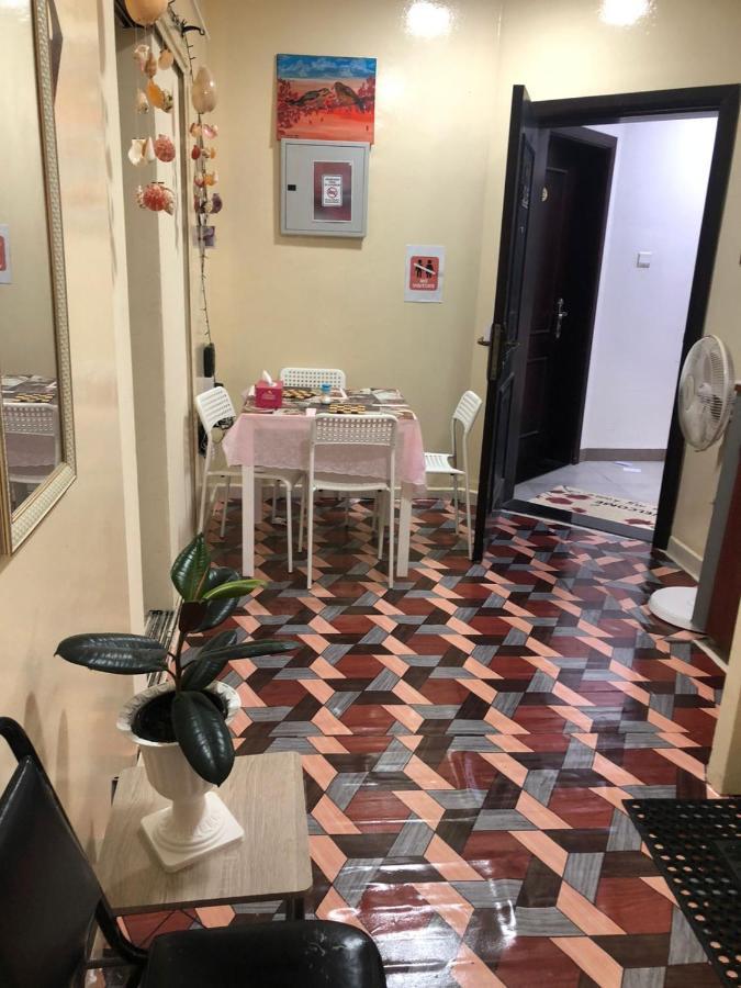 Moon Backpackers , Al Rigga , Partition For Couples And For Singles Lejlighed Dubai Eksteriør billede