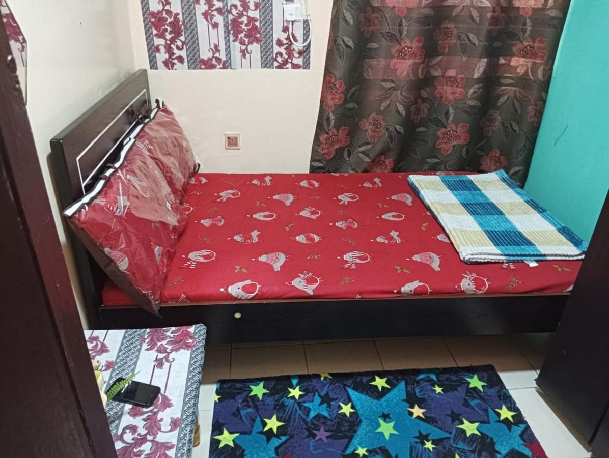 Moon Backpackers , Al Rigga , Partition For Couples And For Singles Lejlighed Dubai Eksteriør billede