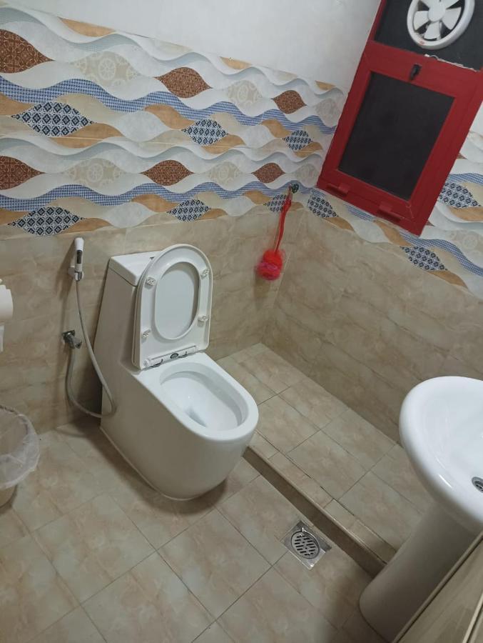 Moon Backpackers , Al Rigga , Partition For Couples And For Singles Lejlighed Dubai Eksteriør billede