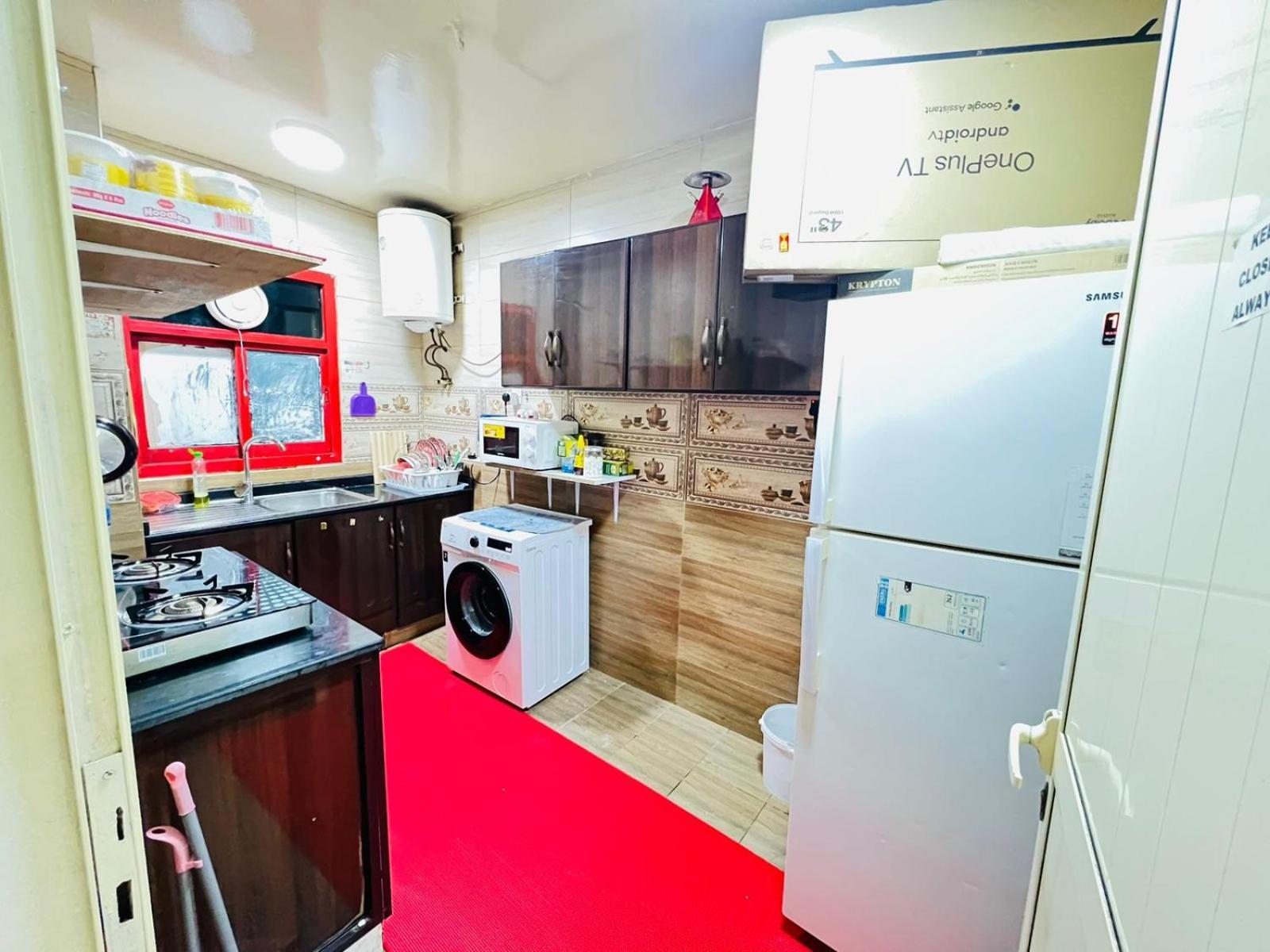 Moon Backpackers , Al Rigga , Partition For Couples And For Singles Lejlighed Dubai Eksteriør billede