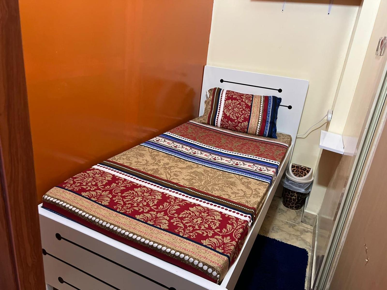 Moon Backpackers , Al Rigga , Partition For Couples And For Singles Lejlighed Dubai Eksteriør billede
